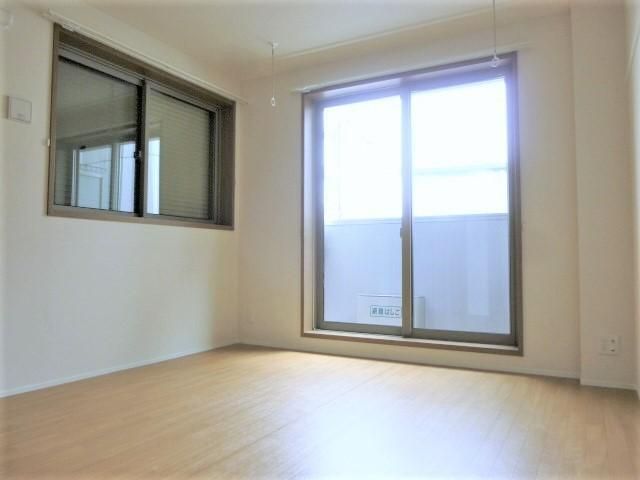 居室・リビング　☆明るい洋室☆