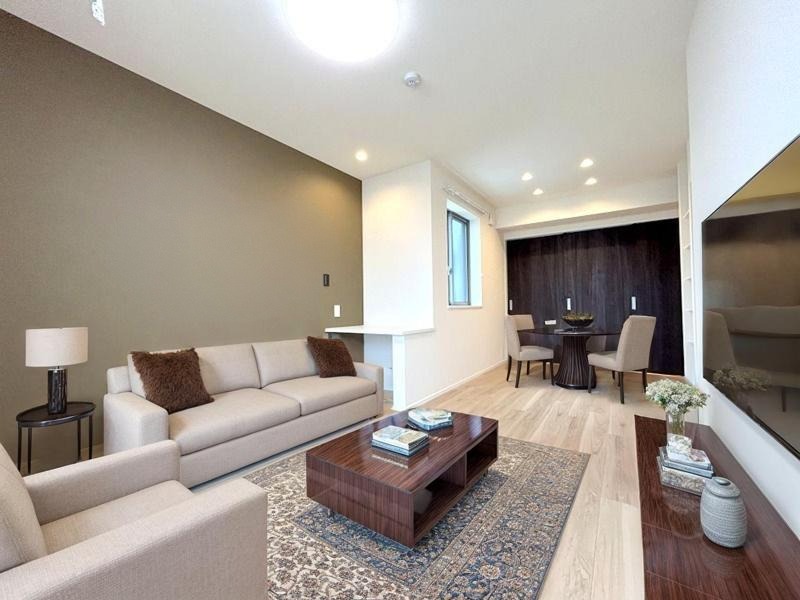 居室・リビング　★リビングダイニング★※モデルルームの為、家具は付きません※