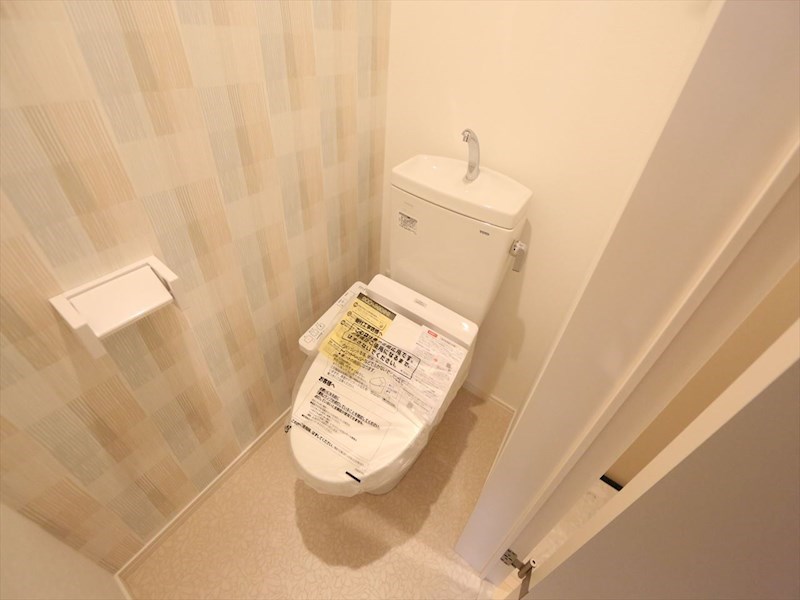 トイレ　温水洗浄暖房便座付トイレ