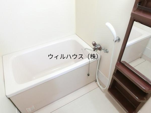 バス・シャワールーム　キレイにリフォームされています！