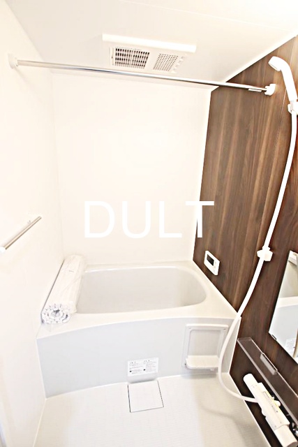 バス・シャワールーム　バスルームです。