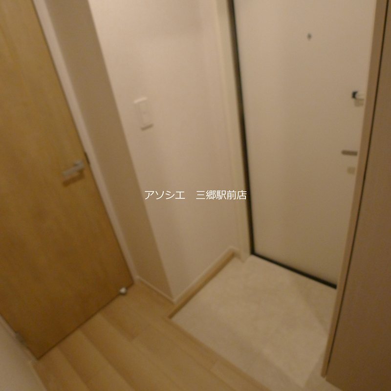 レジデンス KIZUの玄関写真