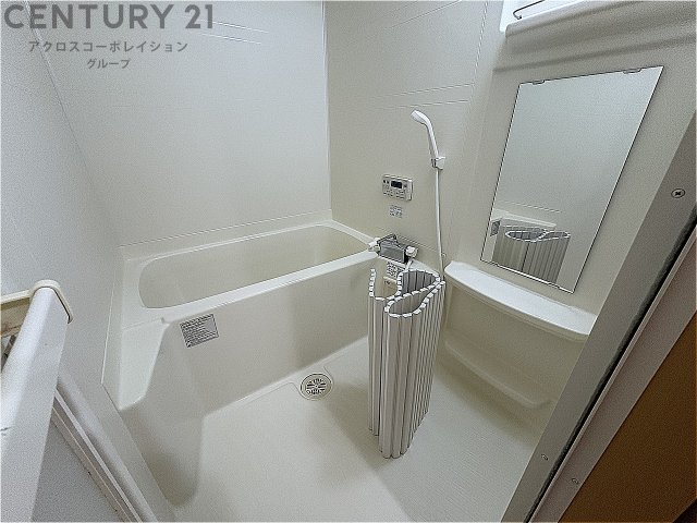 バス・シャワールーム　追い焚き機能付きで便利な浴室です！