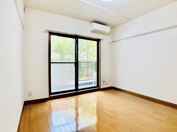 居室・リビング　居間です