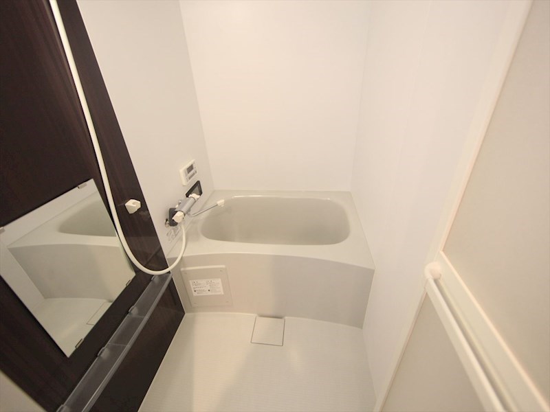 バス・シャワールーム　浴室暖房乾燥機付　追い焚き・オートバス機能付お風呂