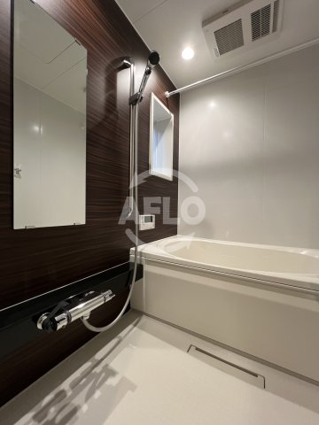 バス・シャワールーム　エムズ・シャーメゾン北梅田　浴室