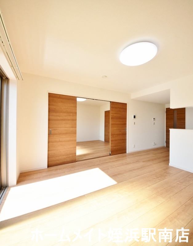 居室・リビング　★南向きで日当たり良好♪★※別部屋参考写真