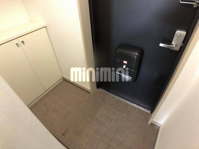 玄関　下駄箱付き玄関