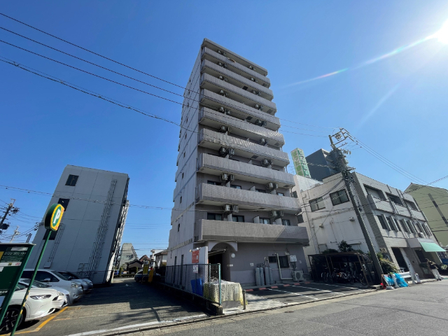 建物外観　西側からの外観