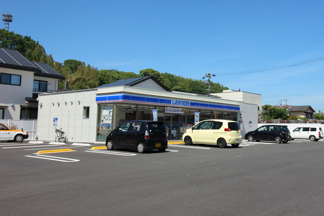 コンビニ　ローソン別府内竈店（コンビニ）まで300m