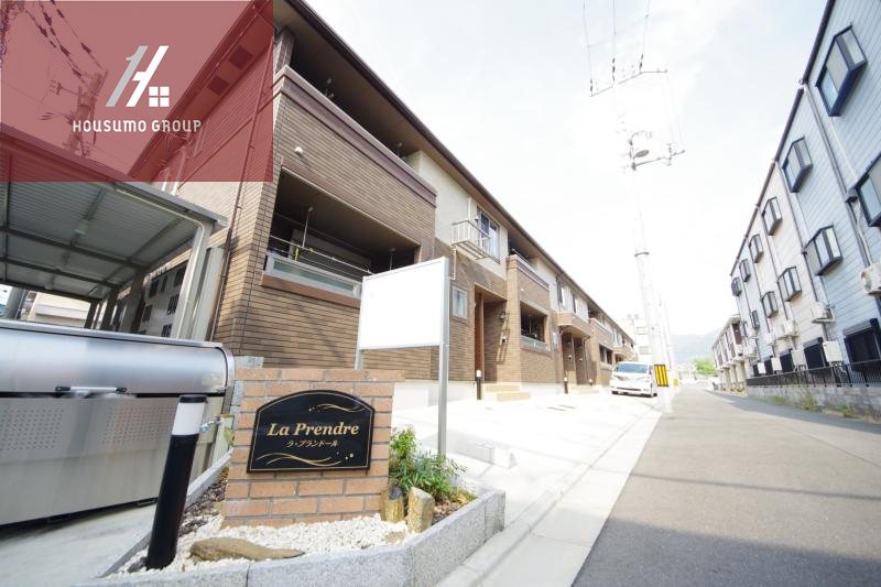 エントランス　ゆとりのあるエントランスです