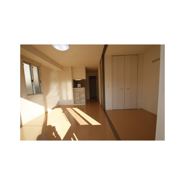 居室・リビング　全て１０５号室（角）にて撮影