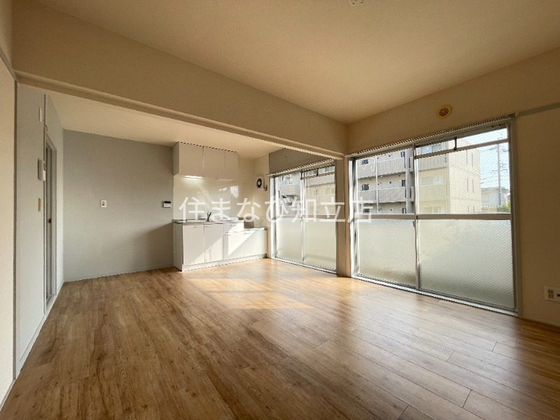 居室・リビング　同型別部屋写真