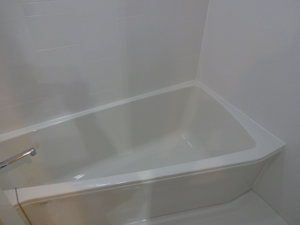 バス・シャワールーム　落ち着いた空間のお風呂です