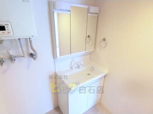 洗面設備　シャンプードレッサー完備です♪