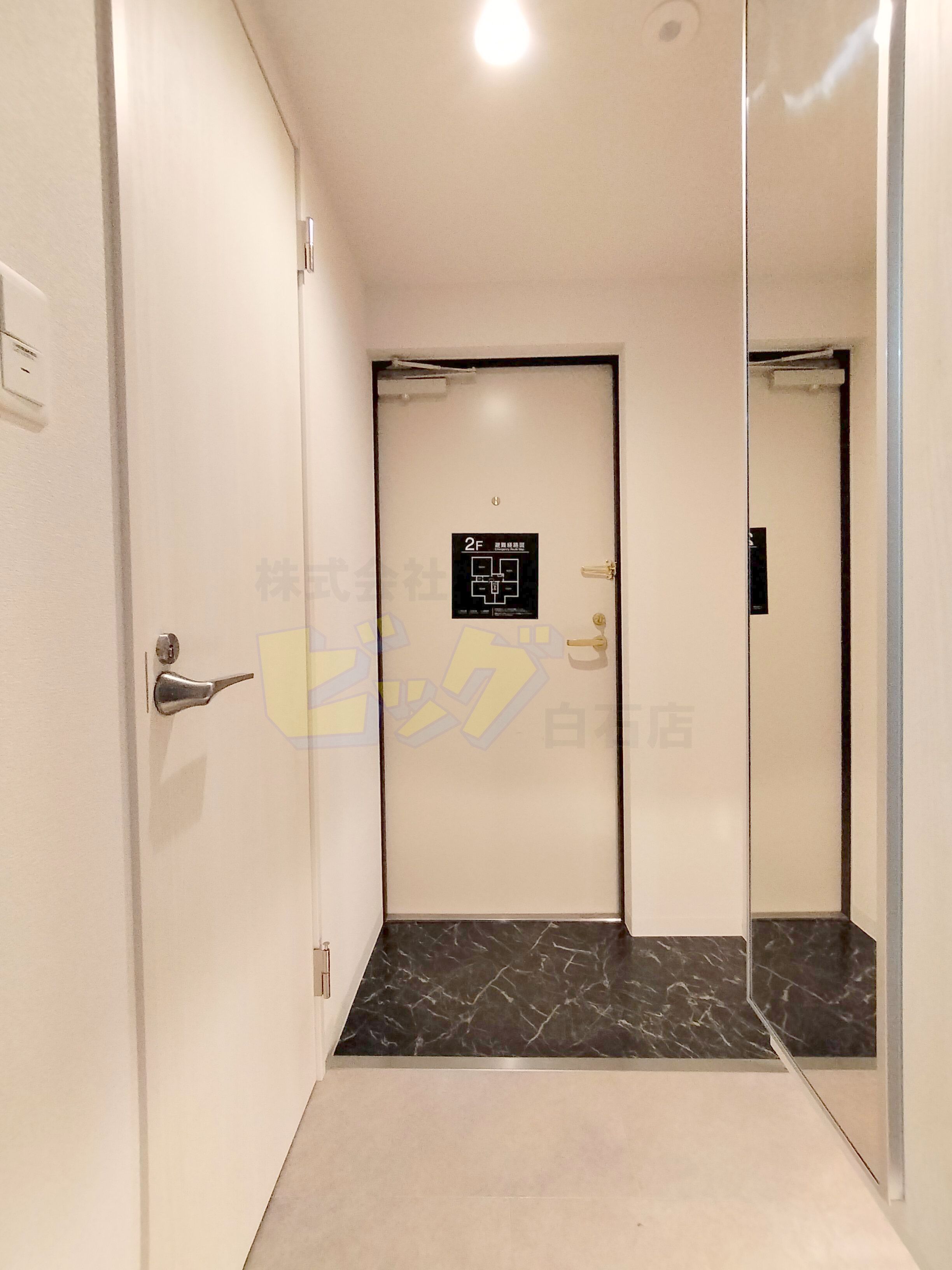 玄関　広々とした玄関です♪