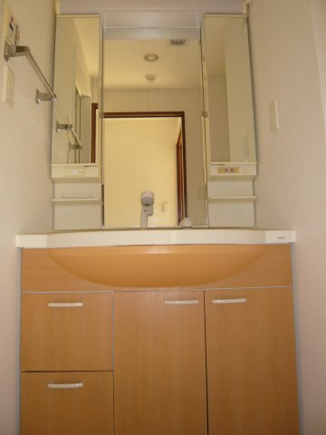 洗面設備　脱衣スペースもあります