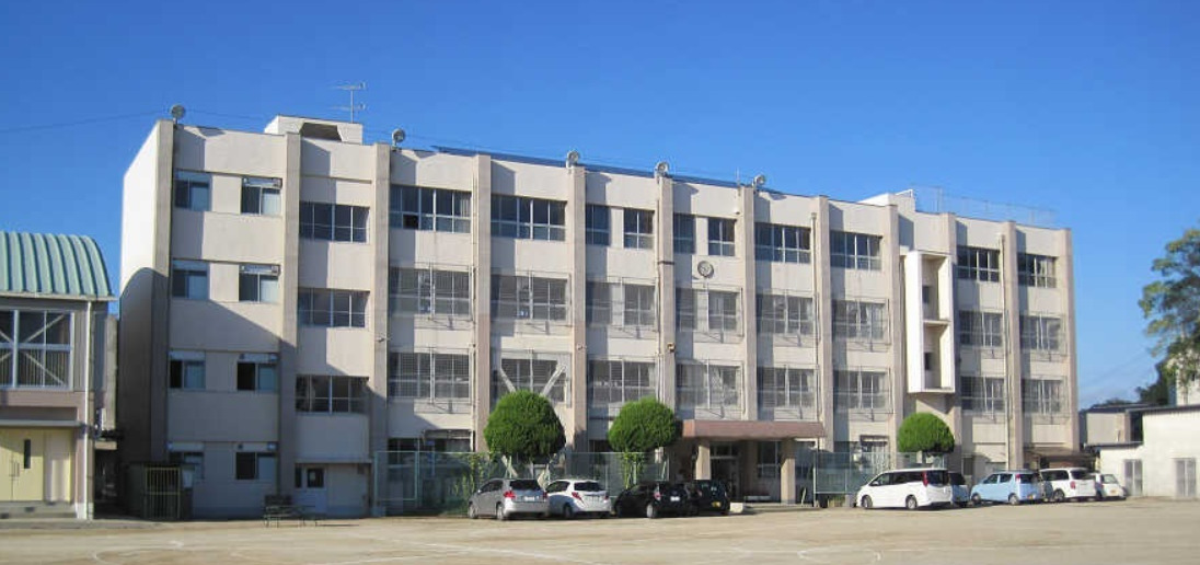 小学校　御井小学校（小学校）まで483m