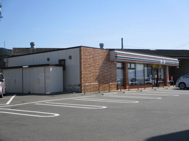 コンビニ　セブンイレブン長門仙崎店（コンビニ）まで1000m
