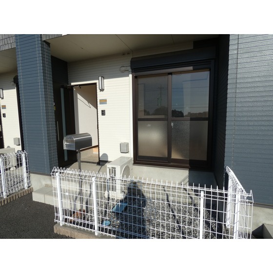 玄関　専用庭付きです！