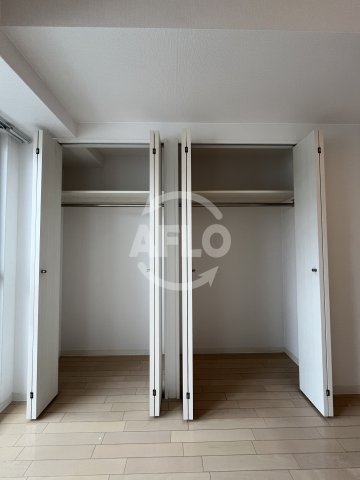 収納　オリエンタル江坂　クローゼット