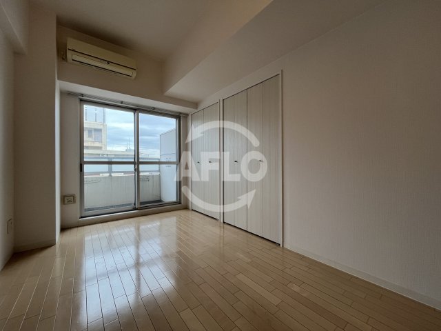 居室・リビング　オリエンタル江坂　リビング