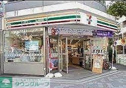 コンビニ　セブンイレブン日本橋久松町店（コンビニ）まで240m