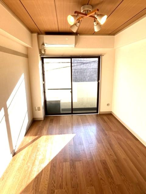 居室・リビング　南向き・日当たり良好です