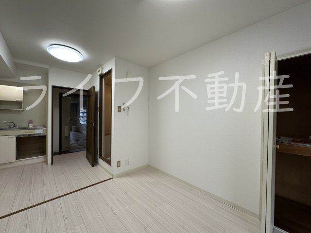 居室・リビング　ゆったり過ごせる居間です