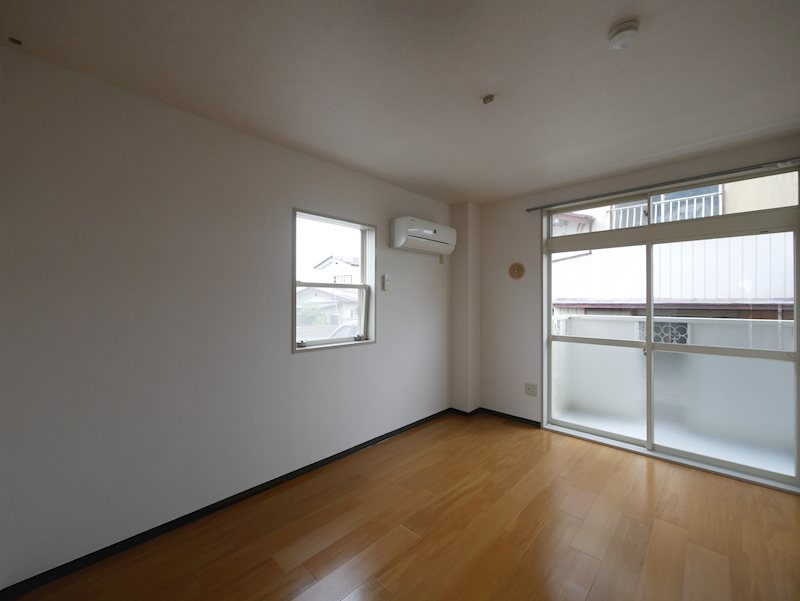 居室・リビング　東側洋室６帖