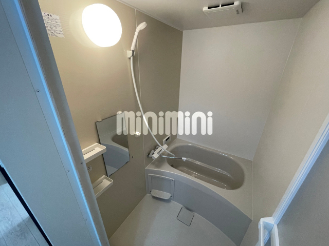 バス・シャワールーム　追い焚き給湯機能付きが嬉しい浴室です。