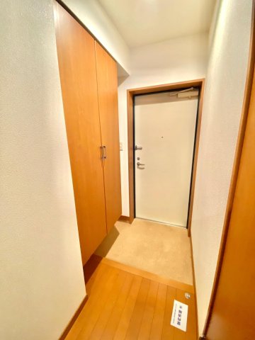 玄関　シューズクローゼットあり