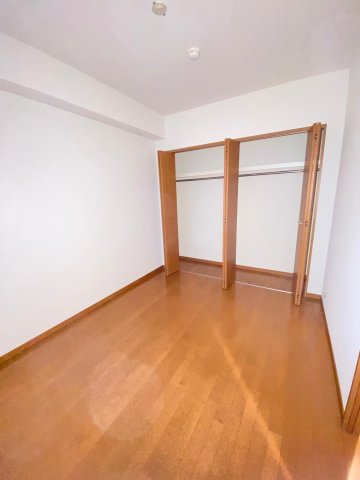 収納　オートロック、宅配ボックス、ネット無料、都市ガス、駐車場あり