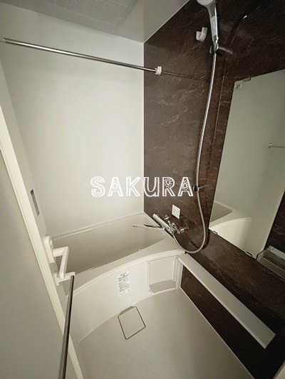 バス・シャワールーム　雨の日でも安心の浴室乾燥機付きです♪