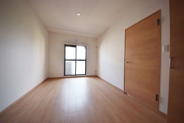 居室・リビング　★寝室としても使える洋室です★