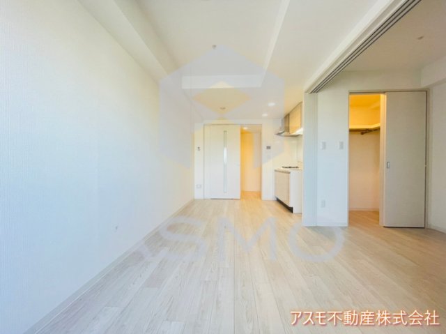 居室・リビング　同マンション別部屋参考写真