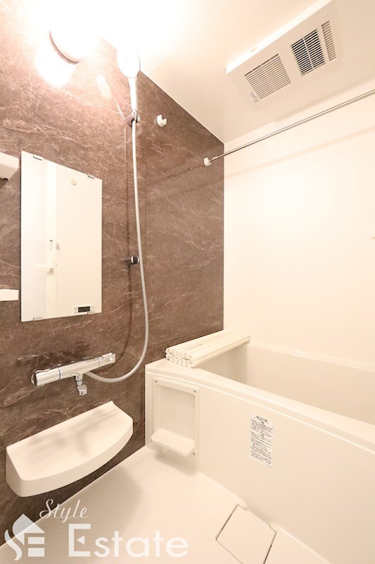 バス・シャワールーム　バスルーム