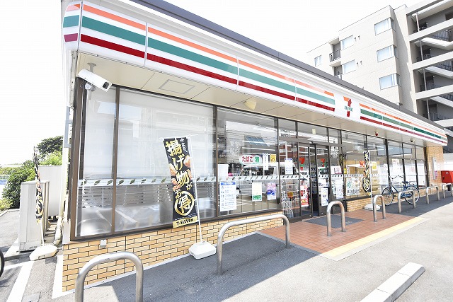 コンビニ　セブンイレブン 世田谷千歳台2丁目店（コンビニ）まで591m