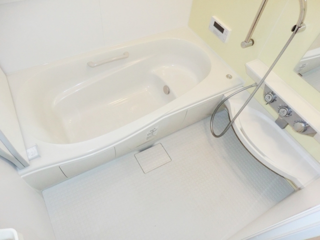 バス・シャワールーム　浴室乾燥付きのバスルーム♪