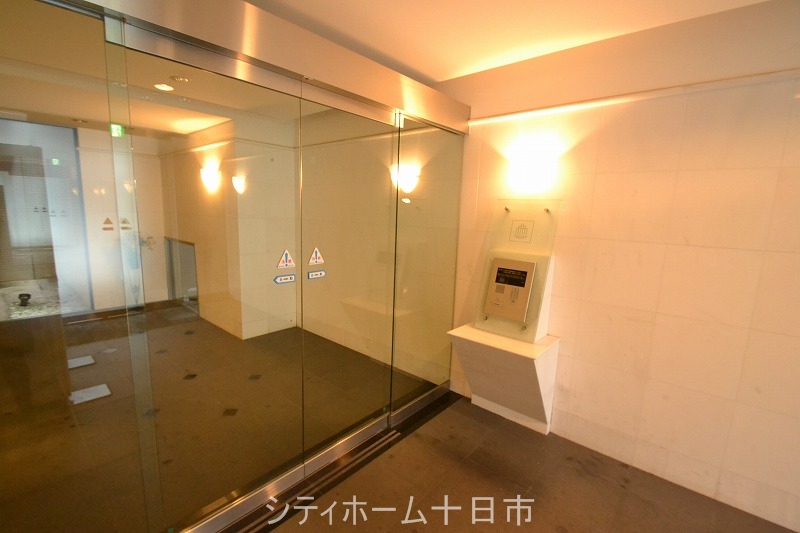 建物外観　オートロック付の分譲賃貸マンション