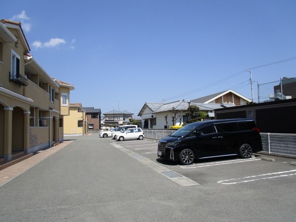 駐車場　駐車場