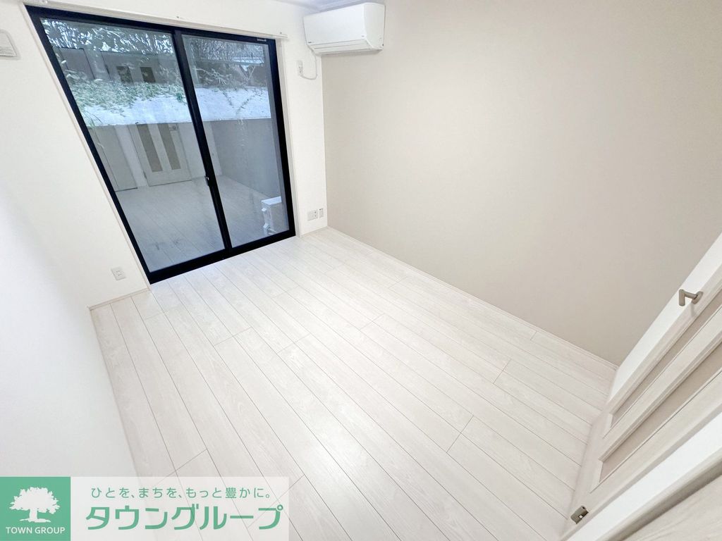 居室・リビング　同物件別部屋写真