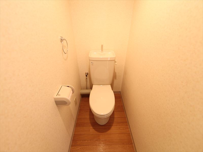 トイレ　温水洗浄便座取付可トイレ