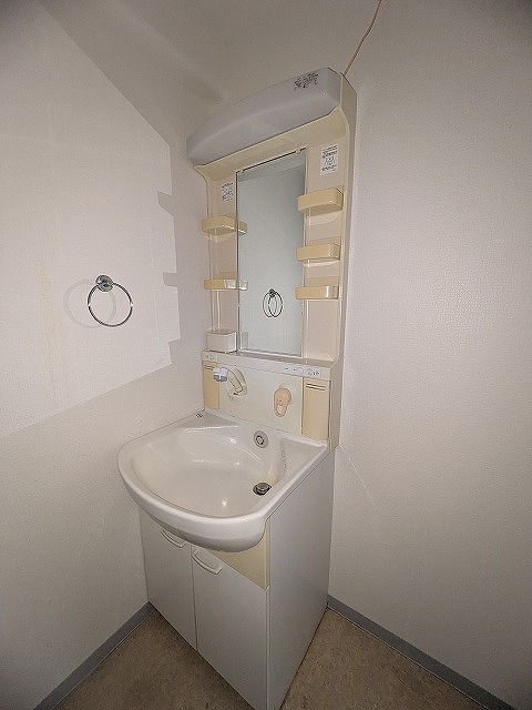 洗面設備　同物件、別号室のものです