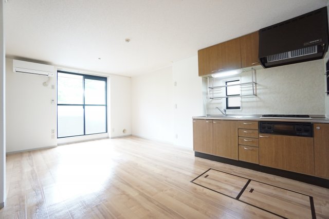居室・リビング　※同物件、同タイプのお部屋です