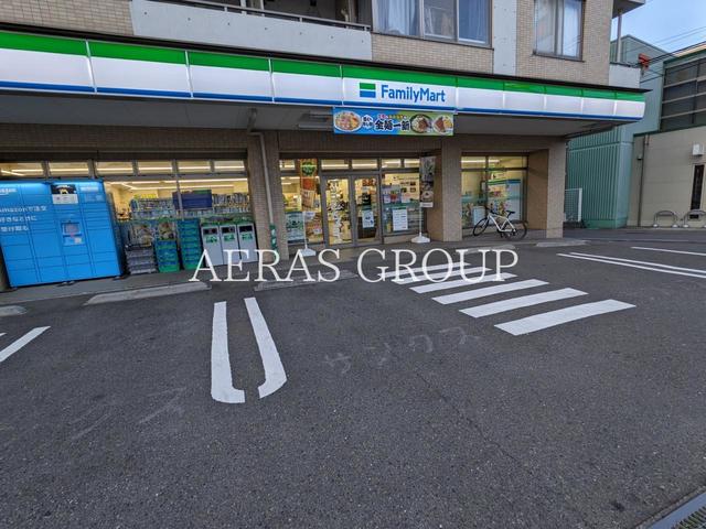 コンビニ　ファミリーマート 横浜神大寺四丁目店（コンビニ）まで209m