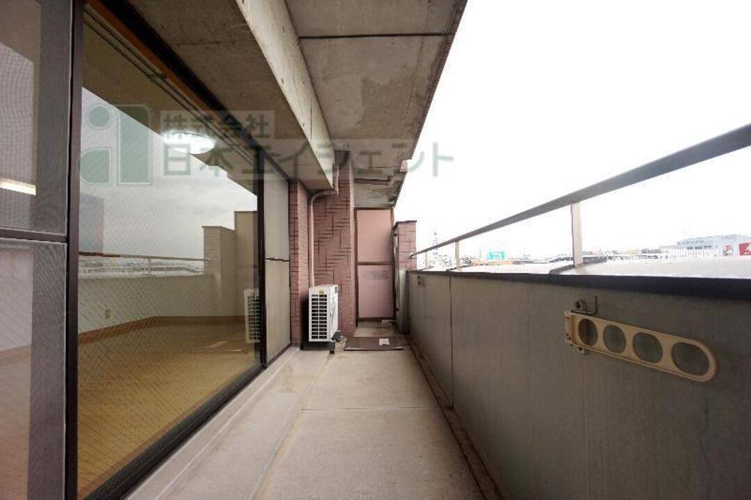 バルコニー　バルコニー