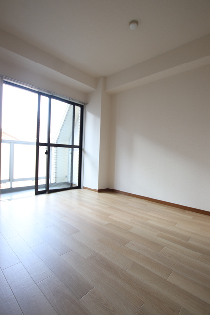 居室・リビング　明るい洋室！