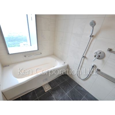 バス・シャワールーム　同タイプ35階のお部屋を撮影。仕様が異なることがあります。