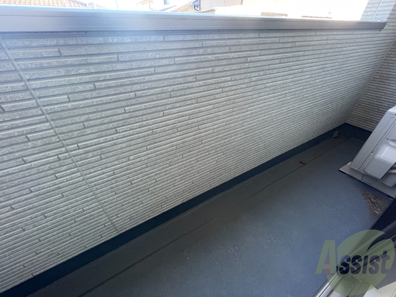 バルコニー　バルコニーは高さがあるのでのぞき見防止にもなります。